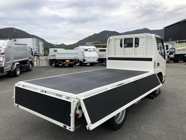 ダイナトラック 　平ボディ　３トン積載　４ナンバー　３．１ｍボディ　標準幅　１０尺　高床　木製あおり３方開　床板張り　アドブルー不要　６速ＭＴ（22枚目）