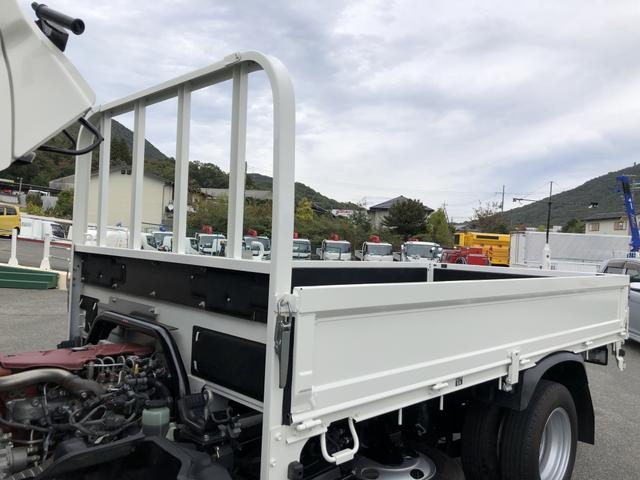 ダイナトラック 　平ボディ　３トン積載　４ナンバー　３．１ｍボディ　標準幅　１０尺　高床　木製あおり３方開　床板張り　アドブルー不要　６速ＭＴ（28枚目）