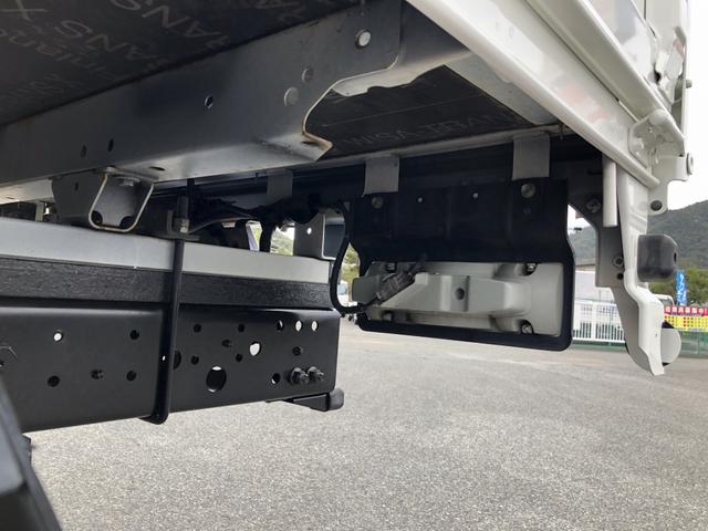 ダイナトラック 　平ボディ　３トン積載　４ナンバー　３．１ｍボディ　標準幅　１０尺　高床　木製あおり３方開　床板張り　アドブルー不要　６速ＭＴ（34枚目）