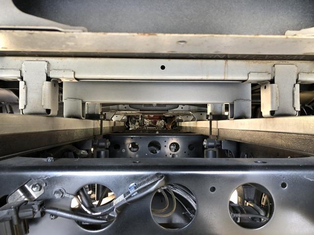 ダイナトラック 　平ボディ　３トン積載　４ナンバー　３．１ｍボディ　標準幅　１０尺　高床　木製あおり３方開　床板張り　アドブルー不要　６速ＭＴ（39枚目）