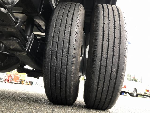 ダイナトラック 　平ボディ　３トン積載　４ナンバー　３．１ｍボディ　標準幅　１０尺　高床　木製あおり３方開　床板張り　アドブルー不要　６速ＭＴ（69枚目）