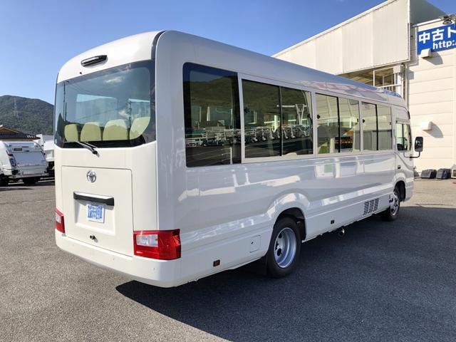 コースター 　マイクロバス　２７人乗り　ＬＸグレード　ロング　６速ＡＴ　自動スイング扉　全席シートベルト　トリコットシート　ラゲージスペース（2枚目）