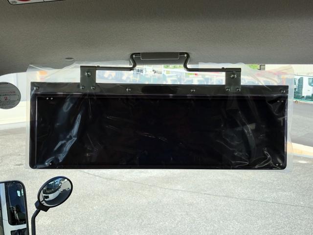 コースター 　マイクロバス　２７人乗り　ＬＸグレード　ロング　６速ＡＴ　自動スイング扉　全席シートベルト　トリコットシート　ラゲージスペース（24枚目）