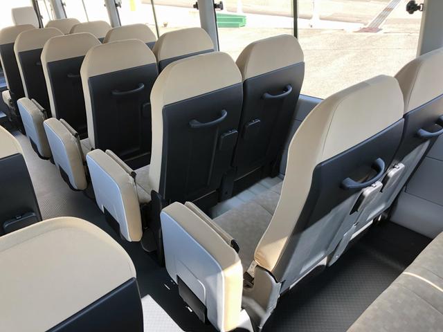 コースター 　マイクロバス　２７人乗り　ＬＸグレード　ロング　６速ＡＴ　自動スイング扉　全席シートベルト　トリコットシート　ラゲージスペース（30枚目）