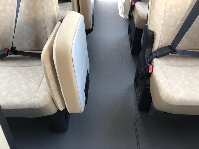 コースター 　マイクロバス　２７人乗り　ＬＸグレード　ロング　６速ＡＴ　自動スイング扉　全席シートベルト　トリコットシート　ラゲージスペース（33枚目）