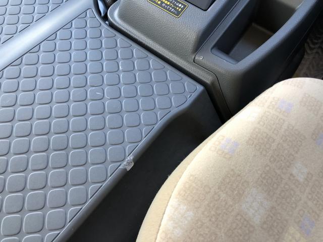 コースター 　マイクロバス　２７人乗り　ＬＸグレード　ロング　６速ＡＴ　自動スイング扉　全席シートベルト　トリコットシート　ラゲージスペース（77枚目）