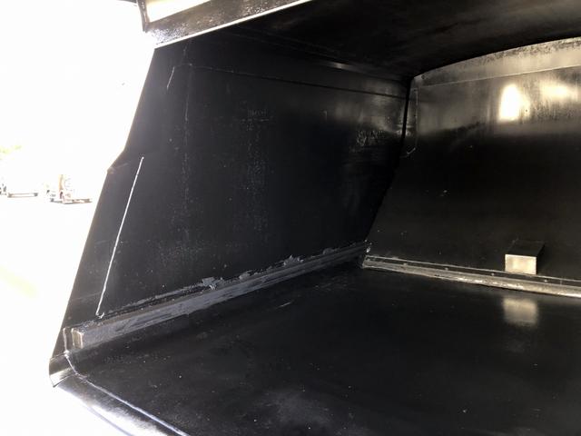 エルフトラック 　プレス式パッカー車　６．０ｍ３　新明和工業製　２９５０ｋｇ積載　連続積込　汚水タンク付　逆流防止装置　ワイド幅　１１尺ミドル　６速ＭＴ（16枚目）