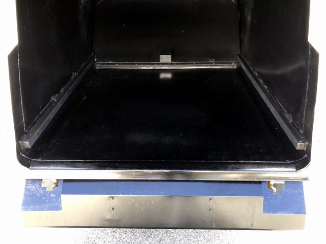 エルフトラック 　プレス式パッカー車　６．０ｍ３　新明和工業製　２９５０ｋｇ積載　連続積込　汚水タンク付　逆流防止装置　ワイド幅　１１尺ミドル　６速ＭＴ（19枚目）