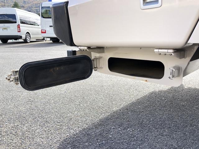 エルフトラック 　プレス式パッカー車　６．０ｍ３　新明和工業製　２９５０ｋｇ積載　連続積込　汚水タンク付　逆流防止装置　ワイド幅　１１尺ミドル　６速ＭＴ（24枚目）