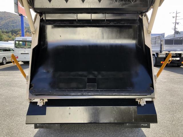 エルフトラック 　プレス式パッカー車　６．０ｍ３　新明和工業製　２９５０ｋｇ積載　連続積込　汚水タンク付　逆流防止装置　ワイド幅　１１尺ミドル　６速ＭＴ（25枚目）