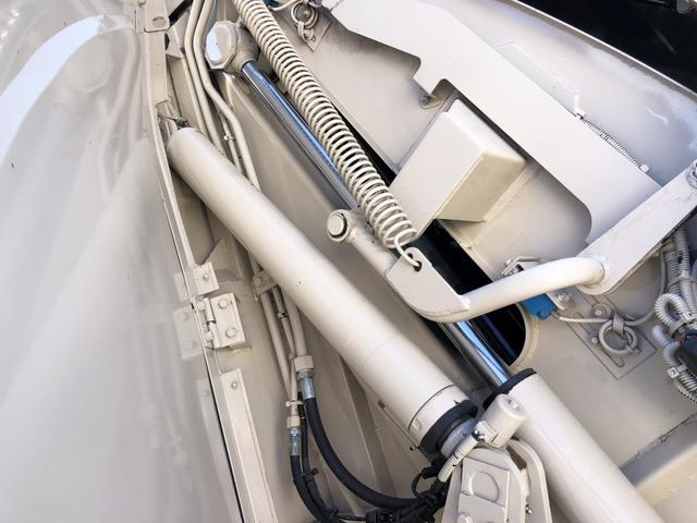 エルフトラック 　プレス式パッカー車　６．０ｍ３　新明和工業製　２９５０ｋｇ積載　連続積込　汚水タンク付　逆流防止装置　ワイド幅　１１尺ミドル　６速ＭＴ（30枚目）