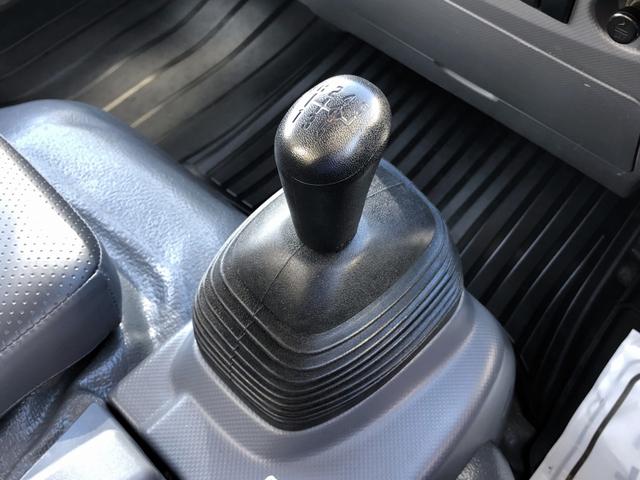 エルフトラック 　プレス式パッカー車　６．０ｍ３　新明和工業製　２９５０ｋｇ積載　連続積込　汚水タンク付　逆流防止装置　ワイド幅　１１尺ミドル　６速ＭＴ（57枚目）