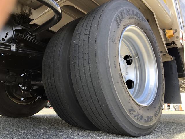 エルフトラック 　プレス式パッカー車　６．０ｍ３　新明和工業製　２９５０ｋｇ積載　連続積込　汚水タンク付　逆流防止装置　ワイド幅　１１尺ミドル　６速ＭＴ（66枚目）