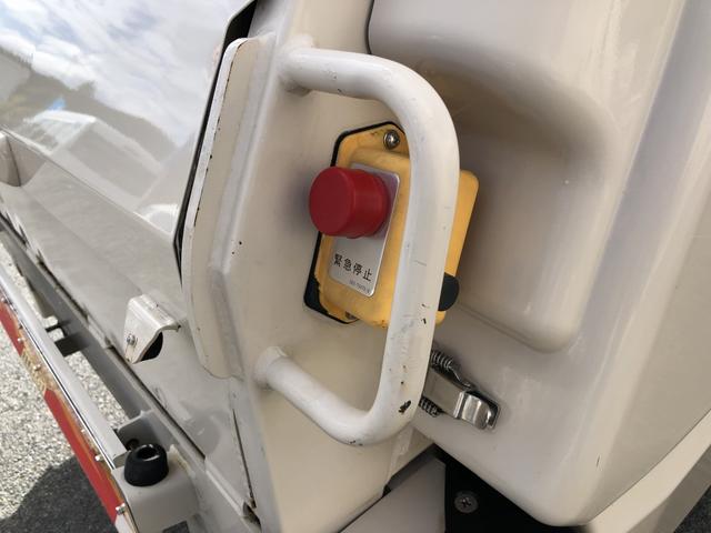 エルフトラック 　プレス式パッカー車　６．０ｍ３　新明和工業製　２９５０ｋｇ積載　連続積込　汚水タンク付　逆流防止装置　ワイド幅　１１尺ミドル　６速ＭＴ（71枚目）