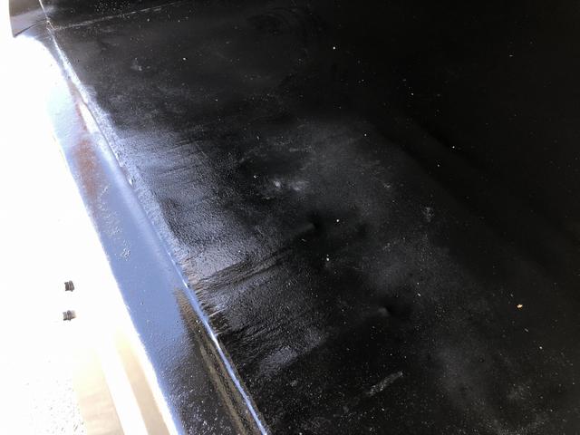 エルフトラック 　プレス式パッカー車　６．０ｍ３　新明和工業製　２９５０ｋｇ積載　連続積込　汚水タンク付　逆流防止装置　ワイド幅　１１尺ミドル　６速ＭＴ（74枚目）