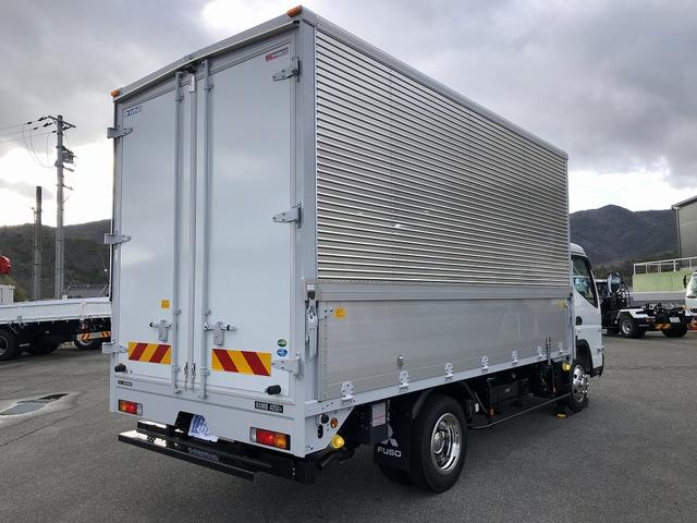 キャンター 　アルミウイング　４．０５ｔ積載　ワイド幅　ロング　全低床　１７５馬力　パブコ製　ラッシング２段　庫内長４．３ｍ　リヤ観音式扉　床板張り（4枚目）