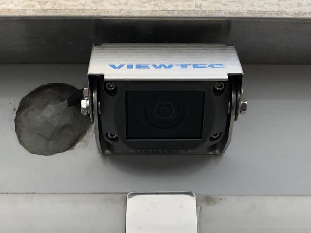 キャンター 　アルミウイング　４．０５ｔ積載　ワイド幅　ロング　全低床　１７５馬力　パブコ製　ラッシング２段　庫内長４．３ｍ　リヤ観音式扉　床板張り（7枚目）