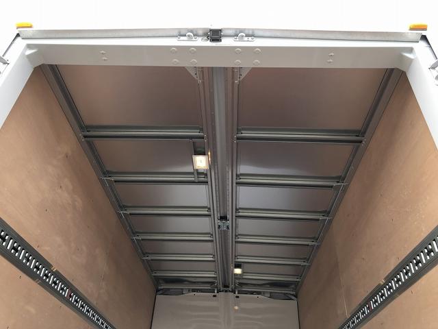 キャンター 　アルミウイング　４．０５ｔ積載　ワイド幅　ロング　全低床　１７５馬力　パブコ製　ラッシング２段　庫内長４．３ｍ　リヤ観音式扉　床板張り（15枚目）