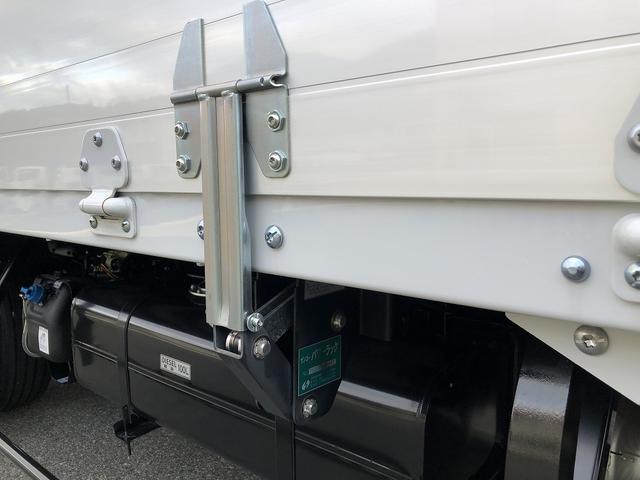 キャンター 　アルミウイング　４．０５ｔ積載　ワイド幅　ロング　全低床　１７５馬力　パブコ製　ラッシング２段　庫内長４．３ｍ　リヤ観音式扉　床板張り（27枚目）