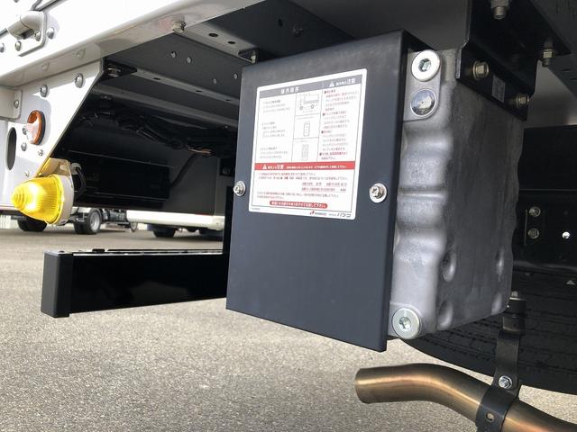 キャンター 　アルミウイング　４．０５ｔ積載　ワイド幅　ロング　全低床　１７５馬力　パブコ製　ラッシング２段　庫内長４．３ｍ　リヤ観音式扉　床板張り（44枚目）