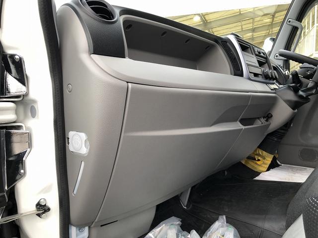 キャンター 　アルミウイング　４．０５ｔ積載　ワイド幅　ロング　全低床　１７５馬力　パブコ製　ラッシング２段　庫内長４．３ｍ　リヤ観音式扉　床板張り（61枚目）