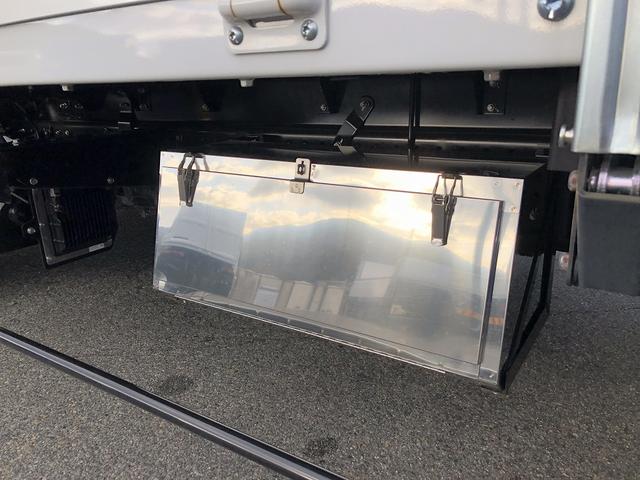キャンター 　アルミウイング　４．０５ｔ積載　ワイド幅　ロング　全低床　１７５馬力　パブコ製　ラッシング２段　庫内長４．３ｍ　リヤ観音式扉　床板張り（65枚目）