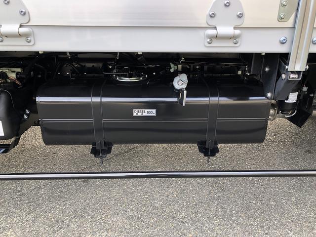 キャンター 　アルミウイング　４．０５ｔ積載　ワイド幅　ロング　全低床　１７５馬力　パブコ製　ラッシング２段　庫内長４．３ｍ　リヤ観音式扉　床板張り（74枚目）