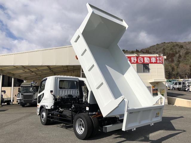 ファイター 　増トン　土砂ダンプ　新明和工業製　７．９トン積載　容積４．０ｍ３　標準幅　ベッド付　３．４ｍボディ　角底　強化一方開　２４０馬力（2枚目）