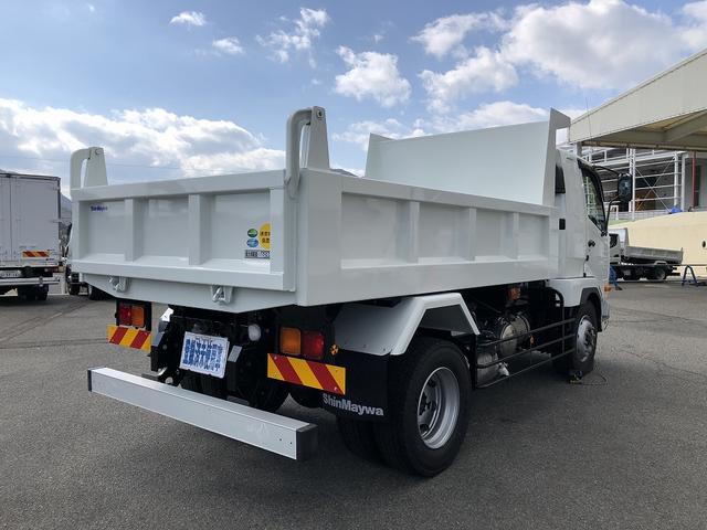 ファイター 　増トン　土砂ダンプ　新明和工業製　７．９トン積載　容積４．０ｍ３　標準幅　ベッド付　３．４ｍボディ　角底　強化一方開　２４０馬力（4枚目）