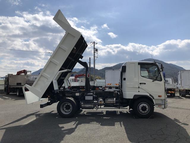 ファイター 　増トン　土砂ダンプ　新明和工業製　７．９トン積載　容積４．０ｍ３　標準幅　ベッド付　３．４ｍボディ　角底　強化一方開　２４０馬力（5枚目）