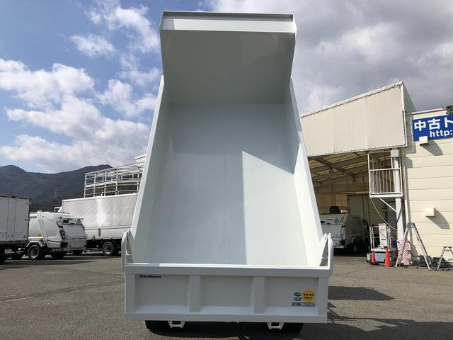 ファイター 　増トン　土砂ダンプ　新明和工業製　７．９トン積載　容積４．０ｍ３　標準幅　ベッド付　３．４ｍボディ　角底　強化一方開　２４０馬力（7枚目）