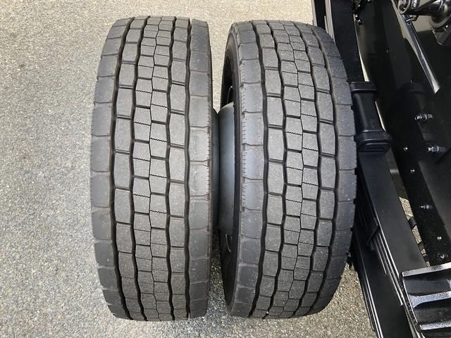 ファイター 　増トン　土砂ダンプ　新明和工業製　７．９トン積載　容積４．０ｍ３　標準幅　ベッド付　３．４ｍボディ　角底　強化一方開　２４０馬力（71枚目）