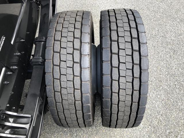 ファイター 　増トン　土砂ダンプ　新明和工業製　７．９トン積載　容積４．０ｍ３　標準幅　ベッド付　３．４ｍボディ　角底　強化一方開　２４０馬力（72枚目）