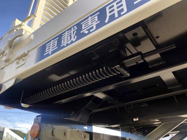 デュトロ 　車両運搬車　ハイグレード　古河ユニック製　２．９ｔ積載　ユニックキャリアＮｅｏ５　ラジコン　ウインチ付　ワイド　ボディ長５．７ｍ　アドブルー不要　１８０馬力（28枚目）