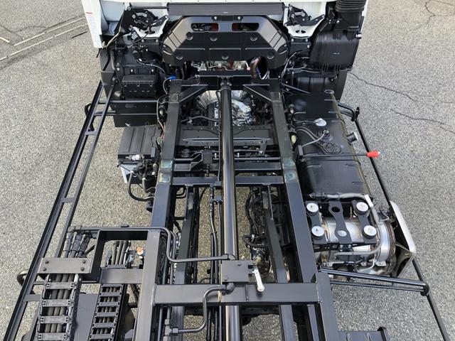 デュトロ 　車両運搬車　ハイグレード　古河ユニック製　２．９ｔ積載　ユニックキャリアＮｅｏ５　ラジコン　ウインチ付　ワイド　ボディ長５．７ｍ　アドブルー不要　１８０馬力（36枚目）