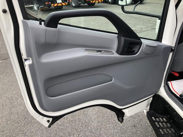 デュトロ 　車両運搬車　ハイグレード　古河ユニック製　２．９ｔ積載　ユニックキャリアＮｅｏ５　ラジコン　ウインチ付　ワイド　ボディ長５．７ｍ　アドブルー不要　１８０馬力（69枚目）