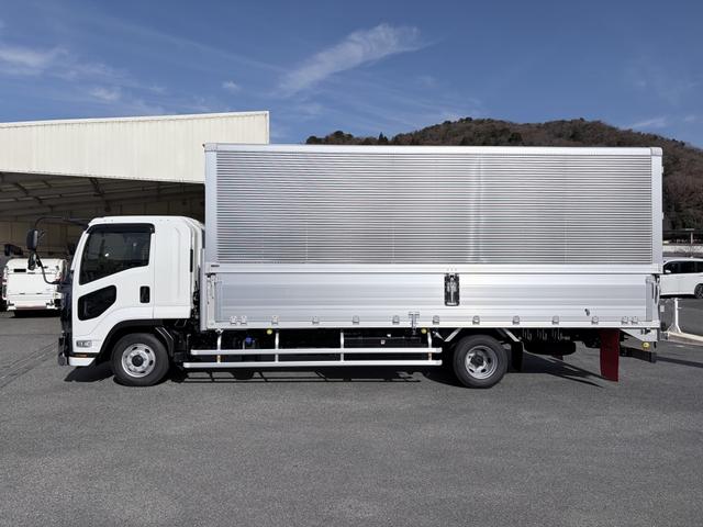 フォワード 　アルミウイング　２．９トン積載　日本フルハーフ製　アルミコルゲート　あおり開閉補助装置　ラッシング２段　ワイド　ベッド付　６．２ｍボディ　２１０馬力（28枚目）