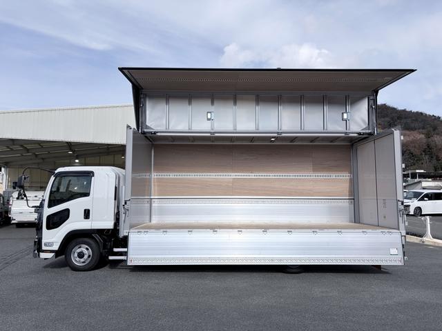 フォワード 　アルミウイング　２．９トン積載　日本フルハーフ製　アルミコルゲート　あおり開閉補助装置　ラッシング２段　ワイド　ベッド付　６．２ｍボディ　２１０馬力（29枚目）