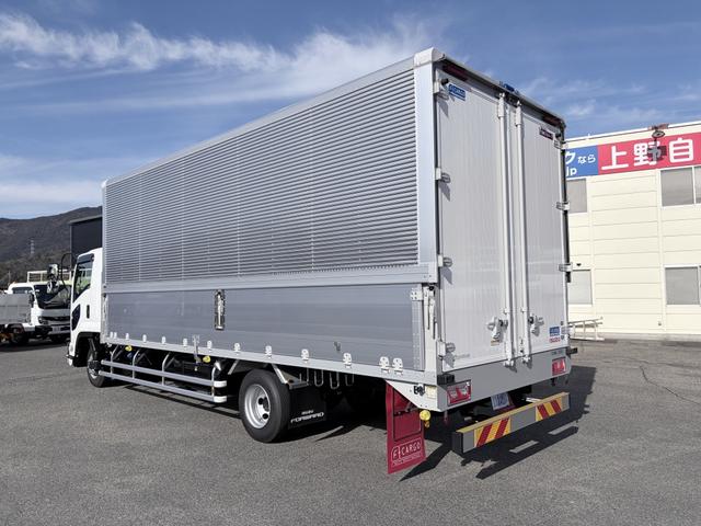 フォワード 　アルミウイング　２．９トン積載　日本フルハーフ製　アルミコルゲート　あおり開閉補助装置　ラッシング２段　ワイド　ベッド付　６．２ｍボディ　２１０馬力（31枚目）