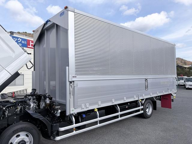 フォワード 　アルミウイング　２．９トン積載　日本フルハーフ製　アルミコルゲート　あおり開閉補助装置　ラッシング２段　ワイド　ベッド付　６．２ｍボディ　２１０馬力（37枚目）