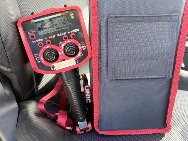 ファイター 　増トン　６段セルフクレーン　重機運搬車　古河ユニック　警報仕様　５．８トン積載　５．５ｍボディ　標準幅　ベッド付　　サニックス製造りボディ　あゆみ板付（14枚目）