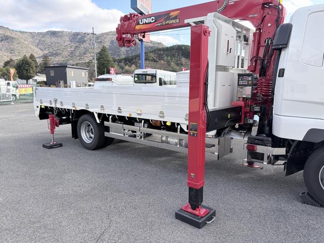 ファイター 　増トン　６段セルフクレーン　重機運搬車　古河ユニック　警報仕様　５．８トン積載　５．５ｍボディ　標準幅　ベッド付　　サニックス製造りボディ　あゆみ板付（20枚目）