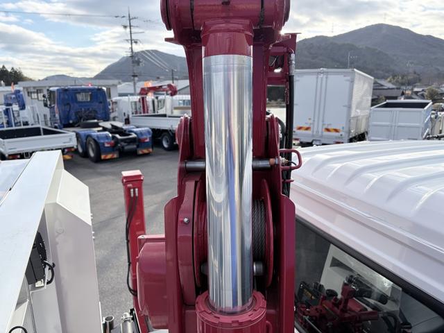 ファイター 　増トン　６段セルフクレーン　重機運搬車　古河ユニック　警報仕様　５．８トン積載　５．５ｍボディ　標準幅　ベッド付　　サニックス製造りボディ　あゆみ板付（27枚目）