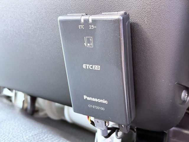 ファイター 　増トン　６段セルフクレーン　重機運搬車　古河ユニック　警報仕様　５．８トン積載　５．５ｍボディ　標準幅　ベッド付　　サニックス製造りボディ　あゆみ板付（65枚目）