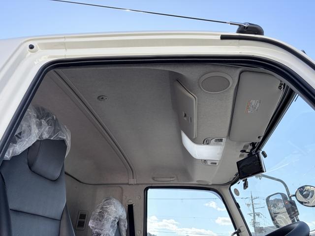 ファイター 　増トン　６段セルフクレーン　重機運搬車　古河ユニック　警報仕様　５．８トン積載　５．５ｍボディ　標準幅　ベッド付　　サニックス製造りボディ　あゆみ板付（67枚目）