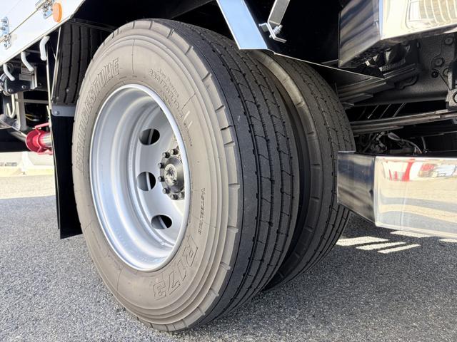 ファイター 　増トン　６段セルフクレーン　重機運搬車　古河ユニック　警報仕様　５．８トン積載　５．５ｍボディ　標準幅　ベッド付　　サニックス製造りボディ　あゆみ板付（71枚目）