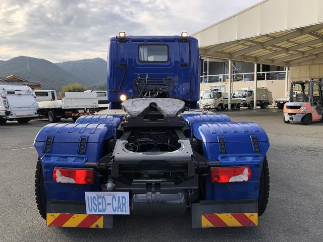 スウェーデンその他 　スカニア　Ｇ４９０　ダブルトラクタ　４９０馬力　ＮＲ付　３軸２デフ　ベッド付　リヤエアサス　ＪＯＳＴ製カプラ　第５輪荷重２５ｔ　１２速ＡＴ（7枚目）