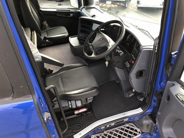 スウェーデンその他 　スカニア　Ｇ４９０　ダブルトラクタ　４９０馬力　ＮＲ付　３軸２デフ　ベッド付　リヤエアサス　ＪＯＳＴ製カプラ　第５輪荷重２５ｔ　１２速ＡＴ（8枚目）