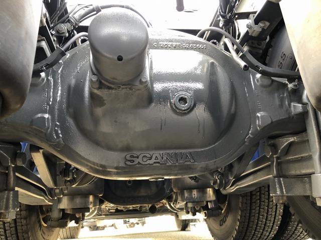 スウェーデンその他 　スカニア　Ｇ４９０　ダブルトラクタ　４９０馬力　ＮＲ付　３軸２デフ　ベッド付　リヤエアサス　ＪＯＳＴ製カプラ　第５輪荷重２５ｔ　１２速ＡＴ（9枚目）