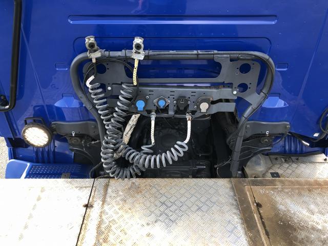 スウェーデンその他 　スカニア　Ｇ４９０　ダブルトラクタ　４９０馬力　ＮＲ付　３軸２デフ　ベッド付　リヤエアサス　ＪＯＳＴ製カプラ　第５輪荷重２５ｔ　１２速ＡＴ（22枚目）